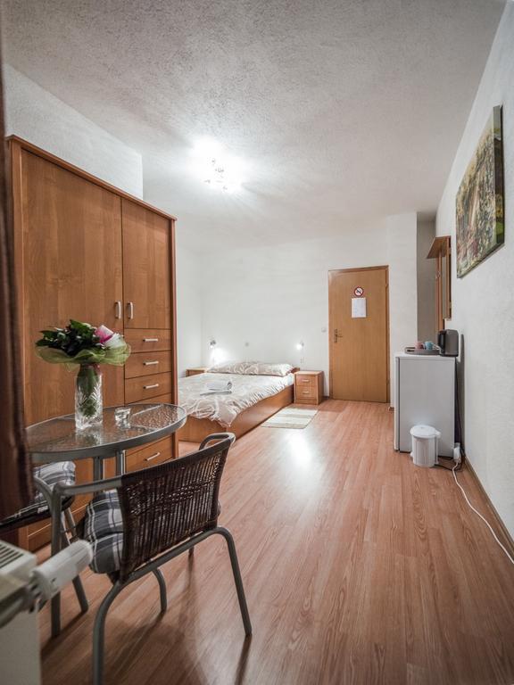 Apartment And Rooms Aracic โคเรนนิซา ห้อง รูปภาพ
