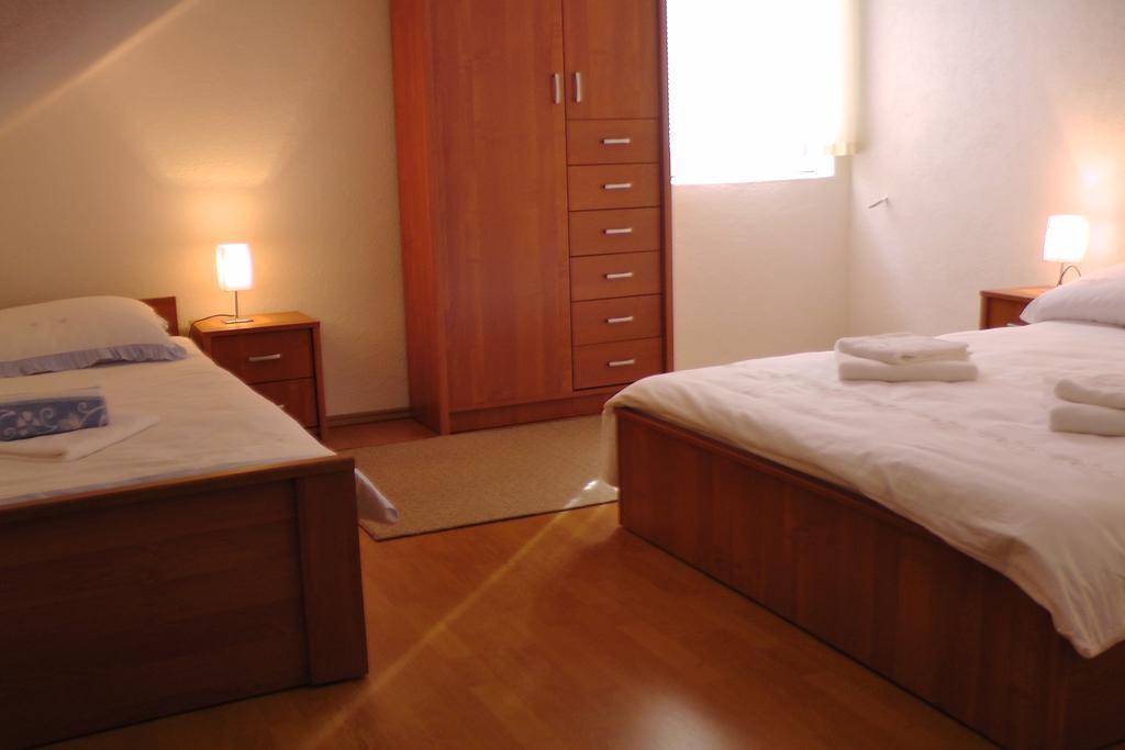 Apartment And Rooms Aracic โคเรนนิซา ห้อง รูปภาพ